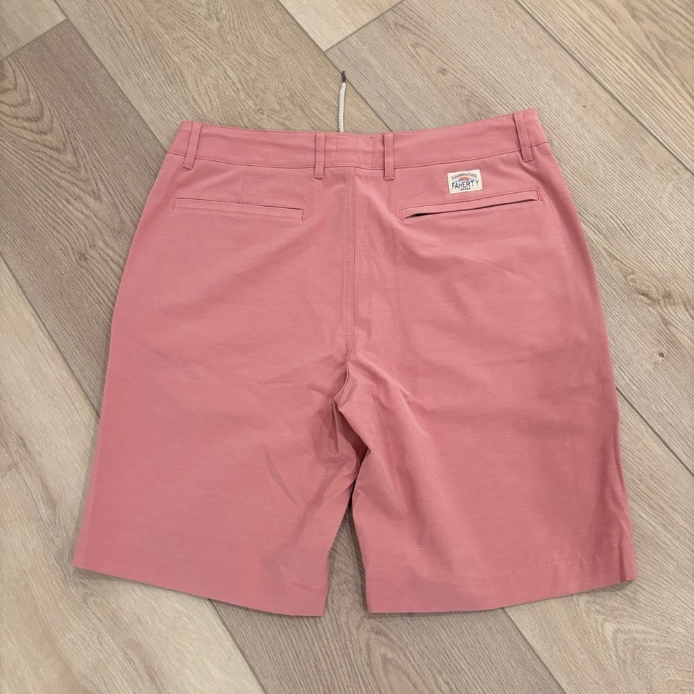 Faherty Men's Faded Flag All-Day Flat Front Shorts - Picture 2 of 2